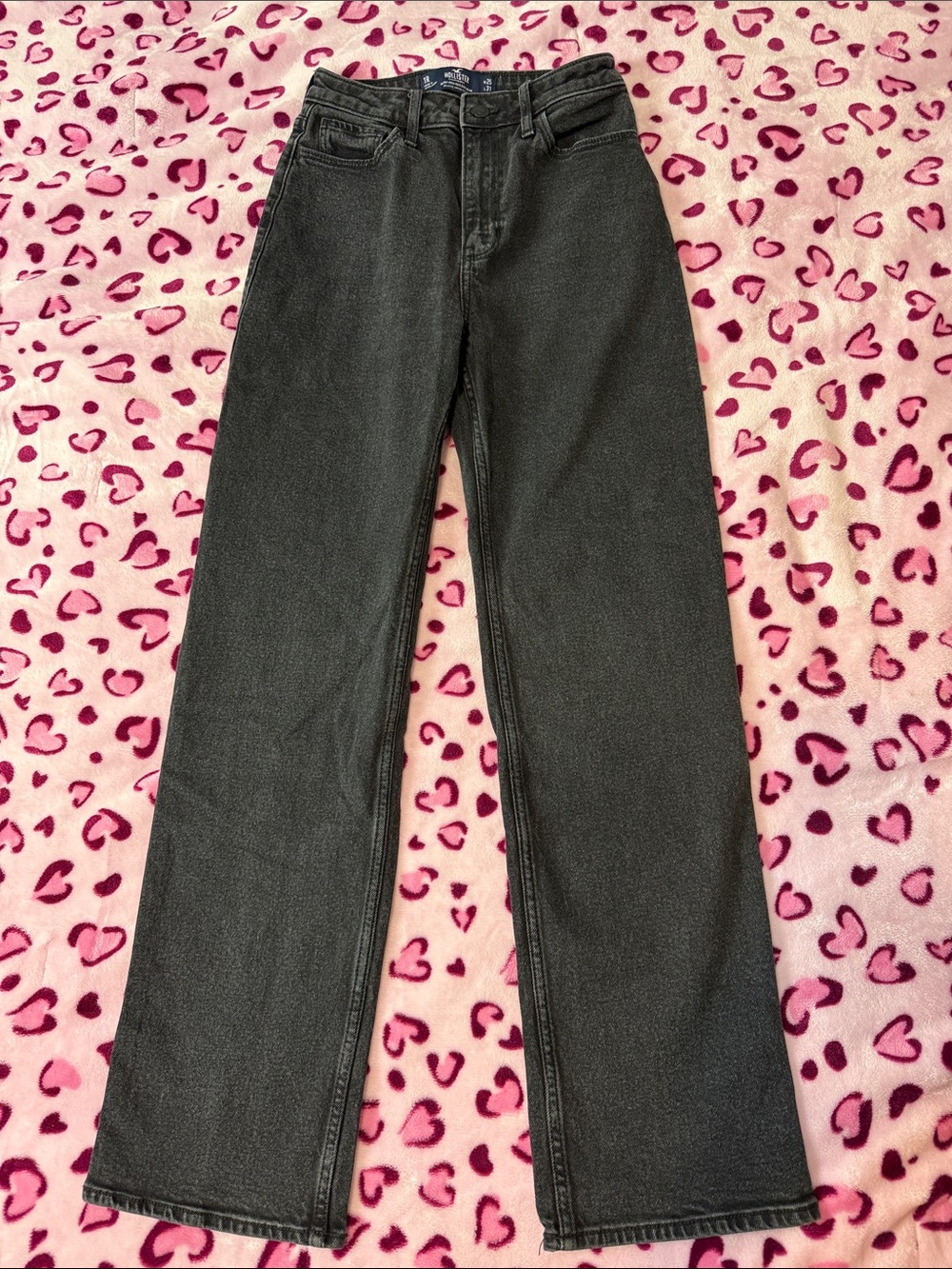 Hollister Classic Black High-Rise Straight Jeans size 1R / 25
